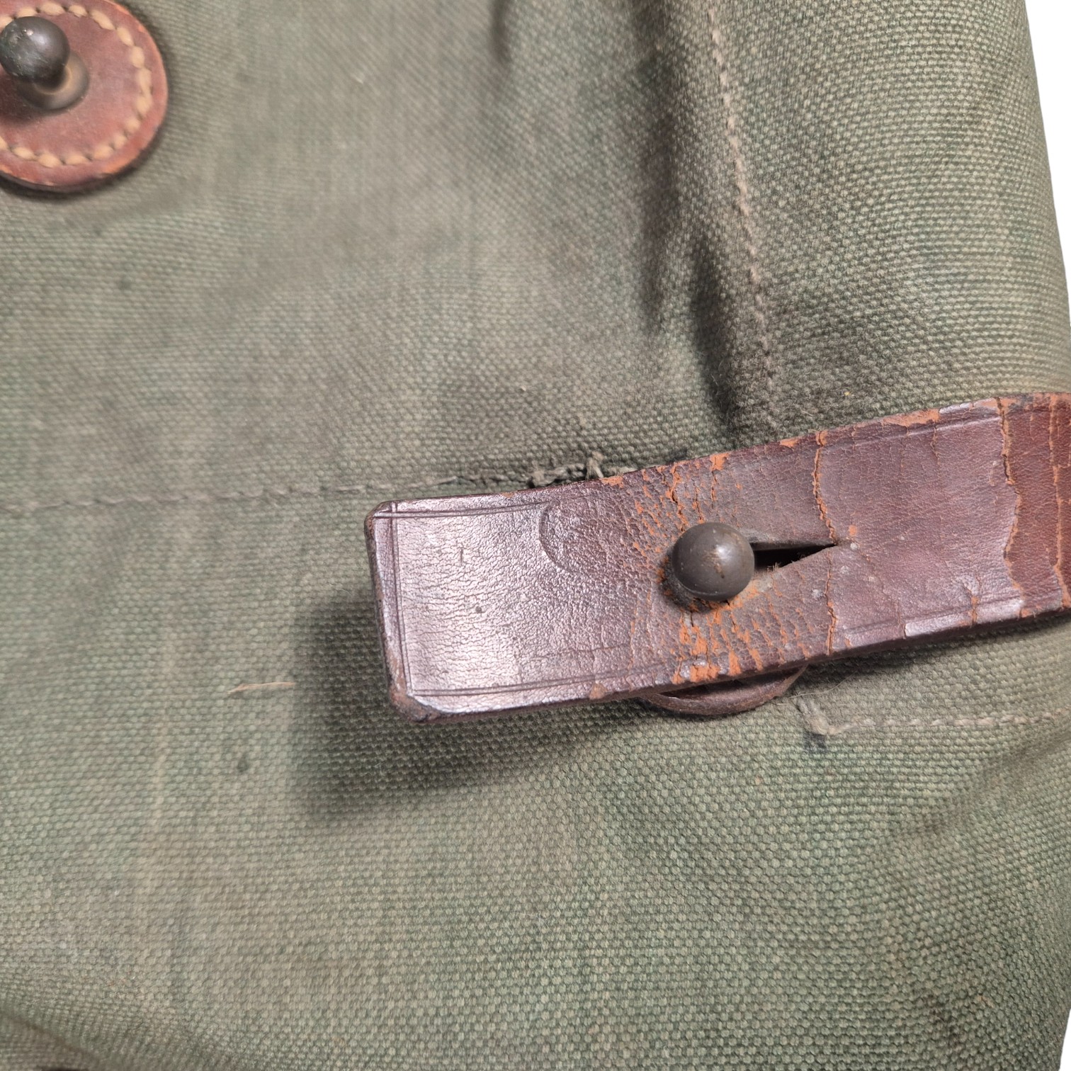 Nederlandse-Bereden-Model-G-gasmasker-set(9)