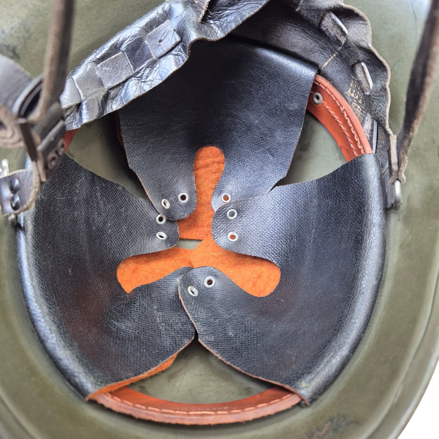 Nederlandse-M27-helm-CM1933/CM1934D.P.-De-Booy-Topstaat!(8)