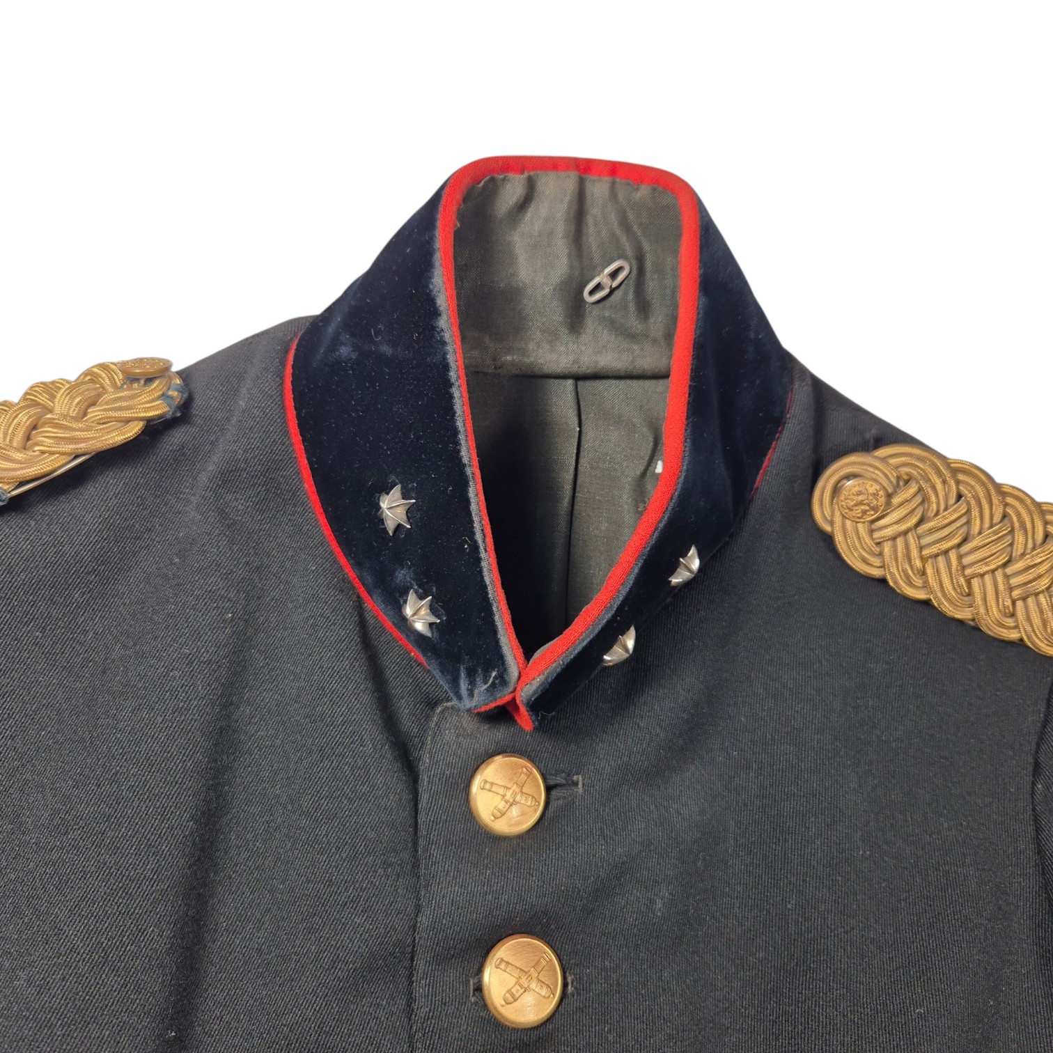 Nederlandse-geklede/gala-uniform-jas-1e-Luitenant-Artillerie