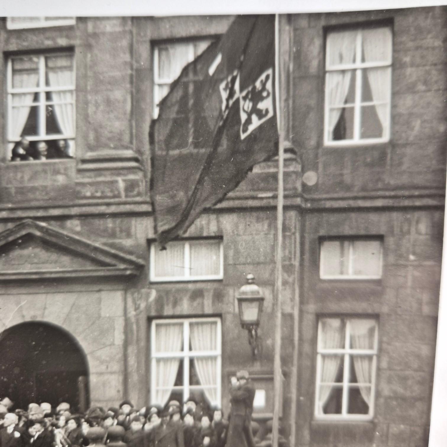Nederlandse-grote-persfoto-2de-regiment-Huzaren-Motorrijders-'S-Hertogenbosch--1939(5)