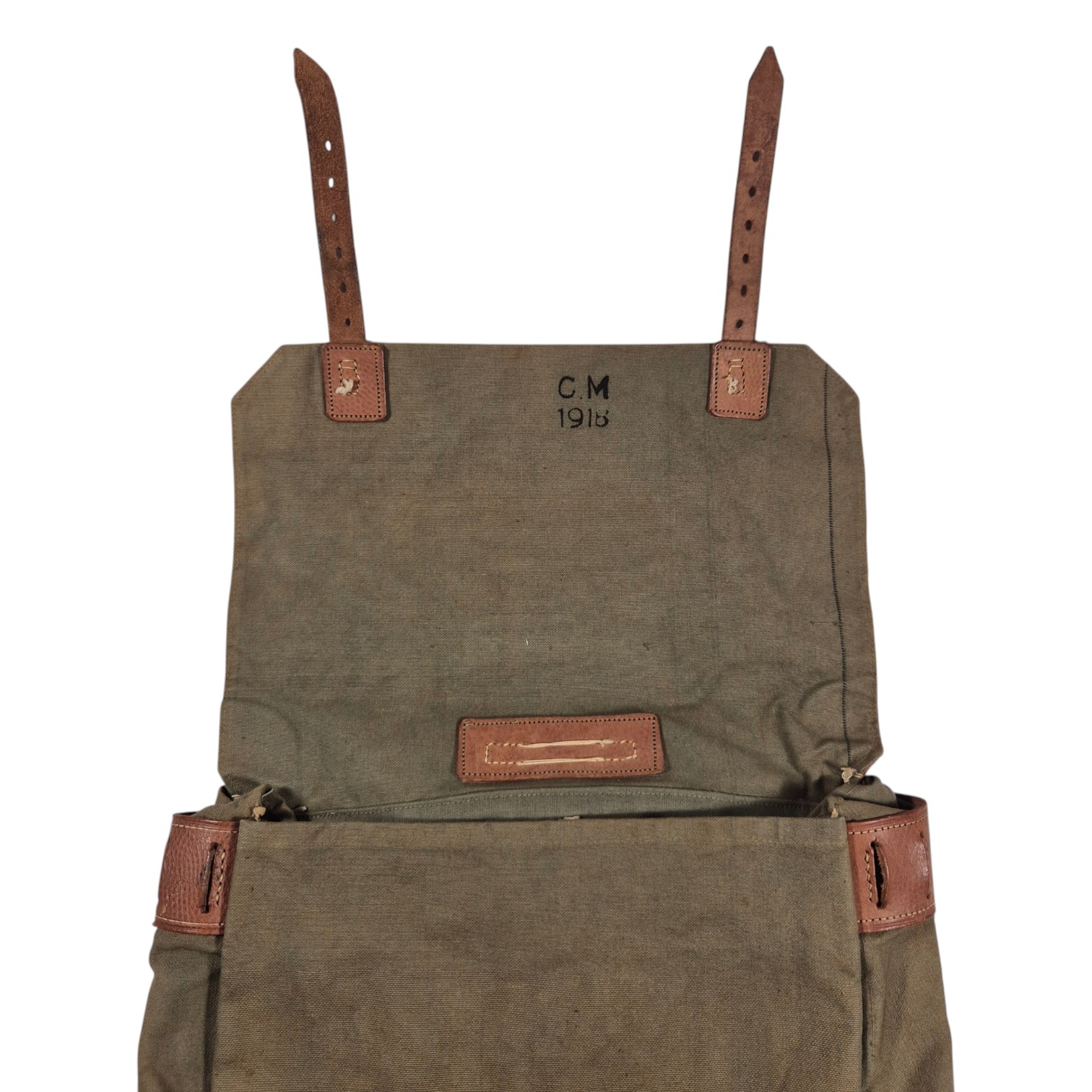 Nederlandse-officieren-ransel-met-koppelpassanten(10)