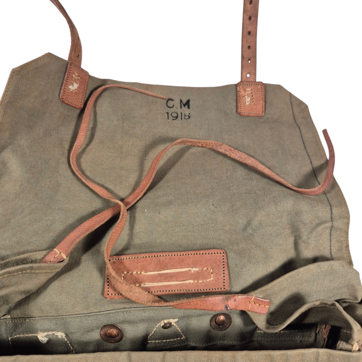 Nederlandse-officieren-ransel-met-koppelpassanten(13)