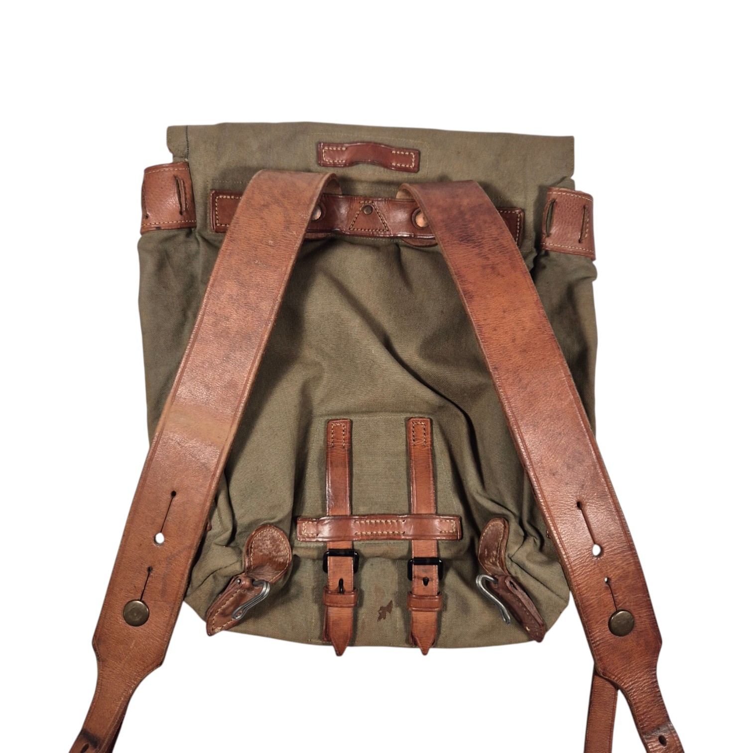 Nederlandse-officieren-ransel-met-koppelpassanten(2)