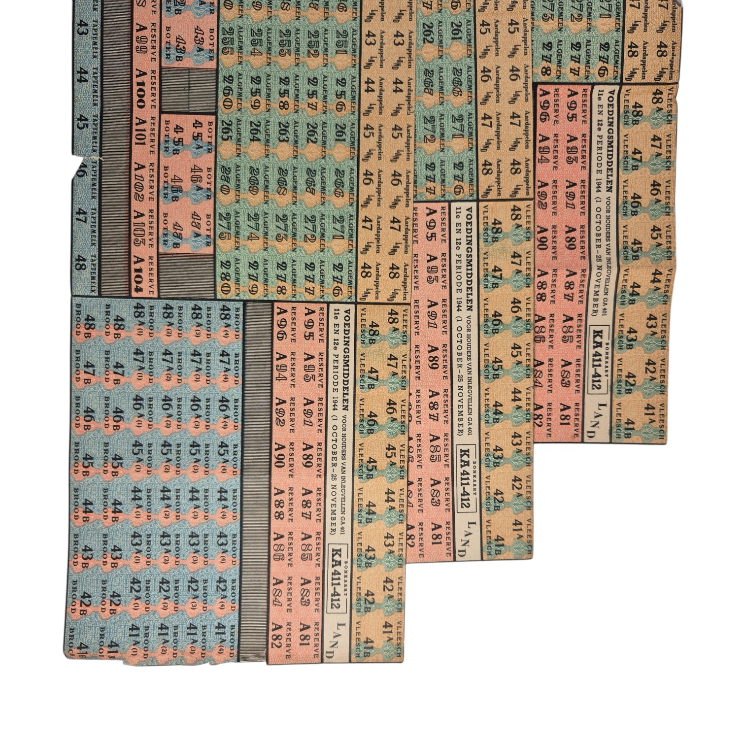 Setje-met-3-complete-vellen-voedselbonnen-(alle-3-eind-1944)-Leuk-als-opvulling-in-de-vitrinekast/display(2)